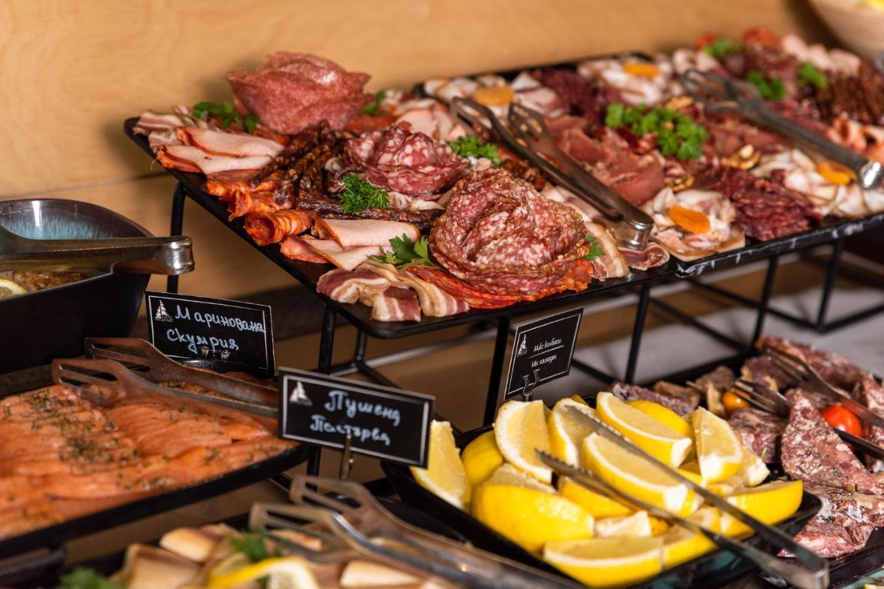 Hotel Arte Spa & Park Velingrad Exterior foto A selection of charcuterie