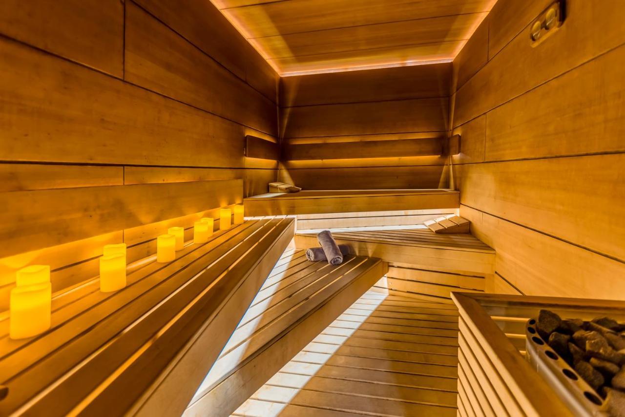 Hotel Arte Spa & Park Velingrad Exterior foto The interior of the staircase